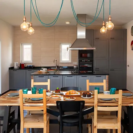 Villa D13 - Eiras Velhas House In Almádena