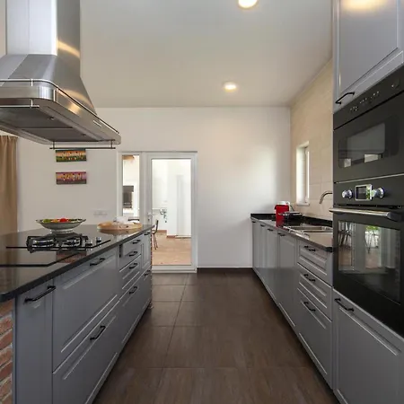 D13 - Eiras Velhas House In Almádena