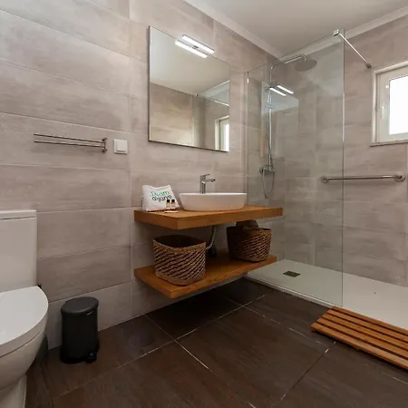 Villa D13 - Eiras Velhas House In