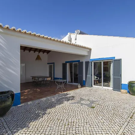 D13 - Eiras Velhas House In