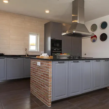 D13 - Eiras Velhas House In Almádena